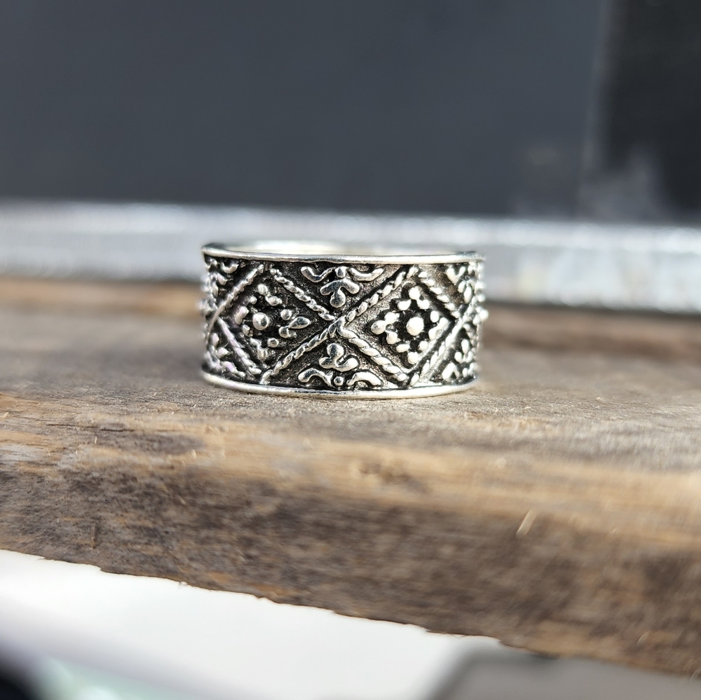 Tibetan Silver wide engraved Etched Chunky Carved band ring size 8 NWT